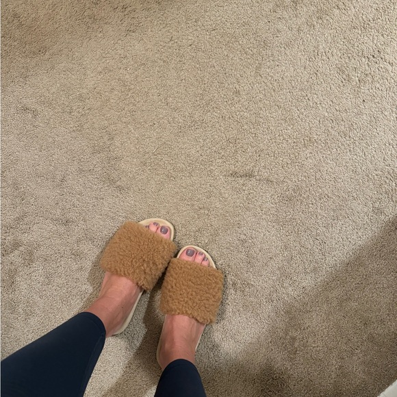 Jenny Kayne Shearling Slide Sandal. New w/o box. - Picture 5 of 9